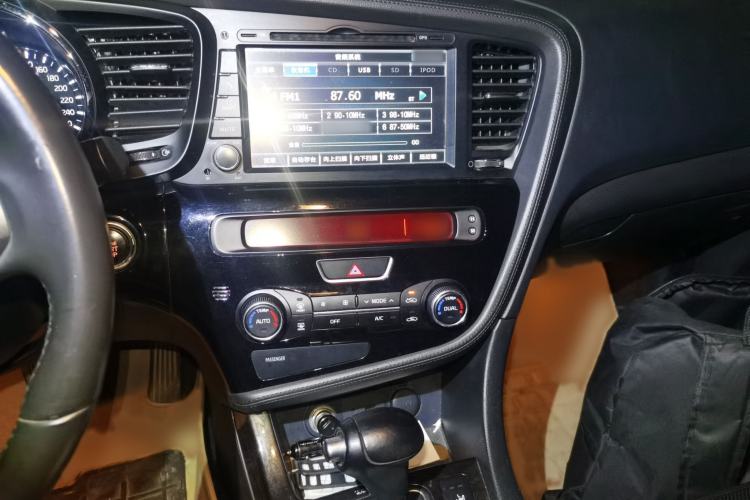 Used Kia K5 2014 2.0L Automatic LUXURY Audio And AC Panel