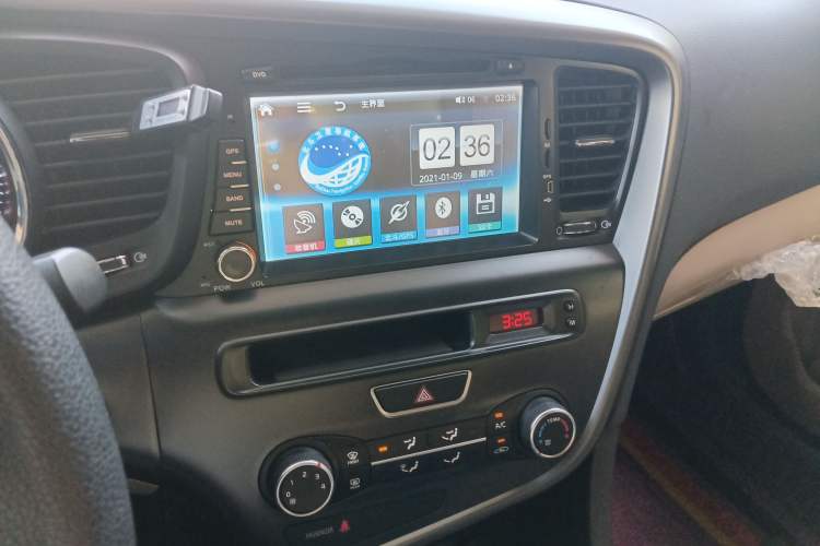 Used Kia K5 2014 2.0L Manual GL Audio And AC Panel