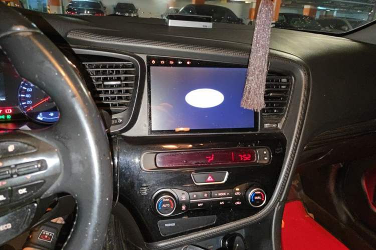 Used Kia K5 2014 2.0L Automatic LUXURY Audio And AC Panel