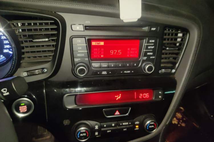 Used Kia K5 2014 2.0L Automatic LUXURY Audio And AC Panel
