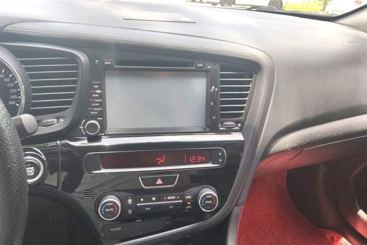 Used Kia K5 2014 2.0L Automatic LUXURY Audio And AC Panel