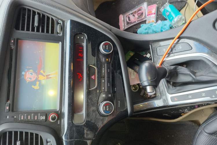 Used Kia K5 2014 2.0L Automatic LUXURY Audio And AC Panel