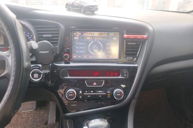 Used Kia K5 2014 2.0L Automatic LUXURY Audio And AC Panel