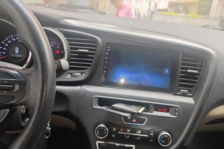 Used Kia K5 2014 2.0L Automatic GL Audio And AC Panel