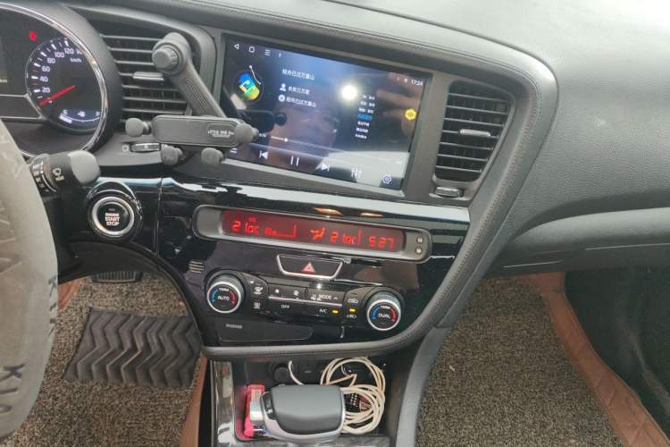Used Kia K5 2014 2.0L Automatic LUXURY Audio And AC Panel