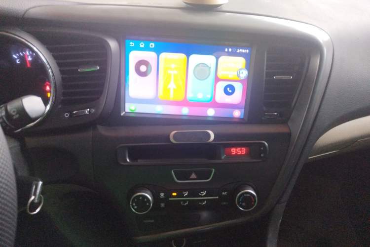 Used Kia K5 2014 2.0L Automatic GL Audio And AC Panel