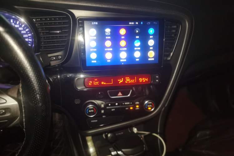 Used Kia K5 2014 2.0L Automatic LUXURY Audio And AC Panel
