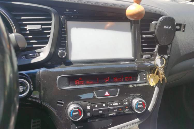 Used Kia K5 2014 2.0T Automatic T-PREMIUM Audio And AC Panel