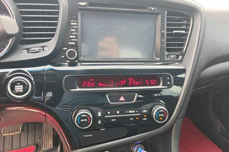 Used Kia K5 2014 2.0L Automatic LUXURY Audio And AC Panel