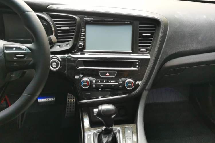 Used Kia K5 2014 2.0L Automatic LUXURY Audio And AC Panel