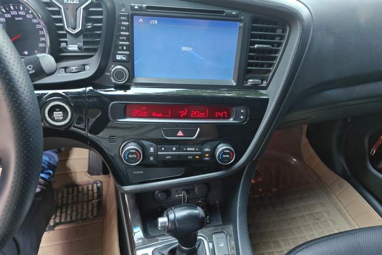 Used Kia K5 2014 2.0L Automatic LUXURY Audio And AC Panel