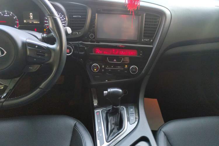 Used Kia K5 2014 2.0L Automatic LUXURY Audio And AC Panel