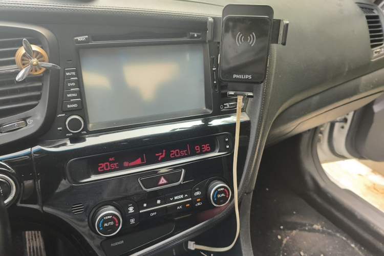 Used Kia K5 2014 2.0L Automatic LUXURY Audio And AC Panel