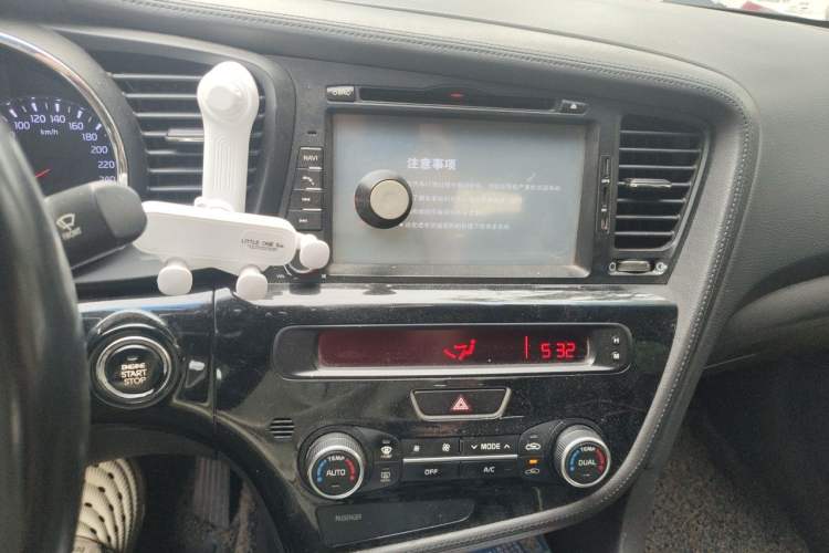 Used Kia K5 2014 2.0L Automatic LUXURY Audio And AC Panel