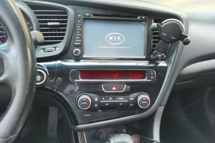 Used Kia K5 2014 2.0L Automatic LUXURY Audio And AC Panel
