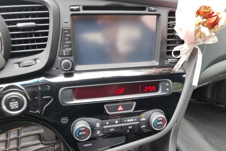 Used Kia K5 2014 2.0L Automatic LUXURY Audio And AC Panel