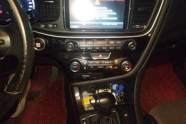 Used Kia K5 2014 2.0L Hybrid Luxury Edition Audio And AC Panel