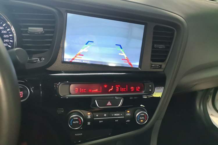 Used Kia K5 2014 2.0L Automatic LUXURY Audio And AC Panel