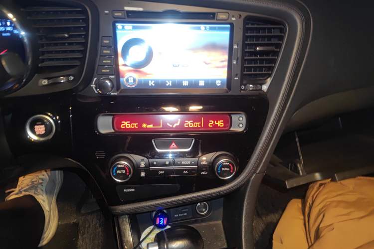 Used Kia K5 2014 2.0L Automatic LUXURY Audio And AC Panel