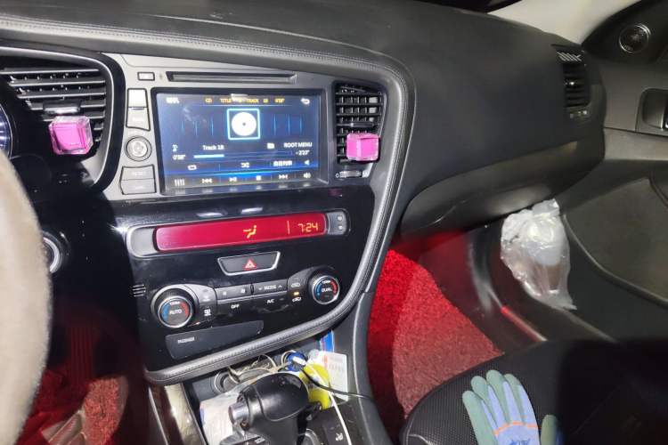 Used Kia K5 2014 2.0L Automatic LUXURY Audio And AC Panel