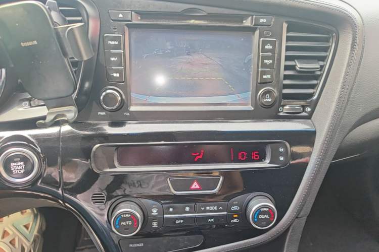 Used Kia K5 2014 2.0L Automatic LUXURY Audio And AC Panel