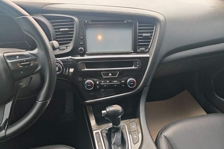 Used Kia K5 2014 2.0L Automatic LUXURY Audio And AC Panel