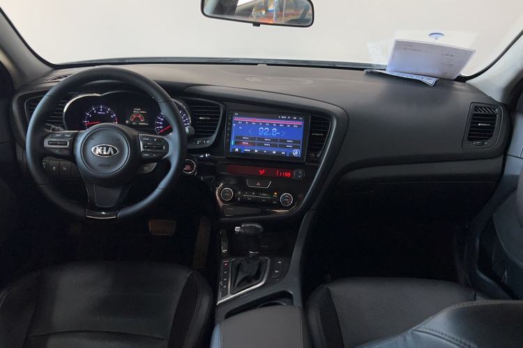 Used Kia K5 2014 2.0L Automatic LUXURY Center Console