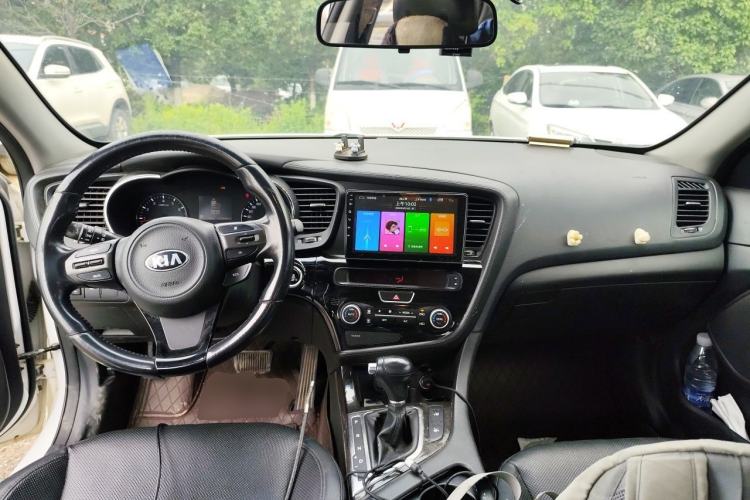Used Kia K5 2014 2.0L Automatic LUXURY Center Console