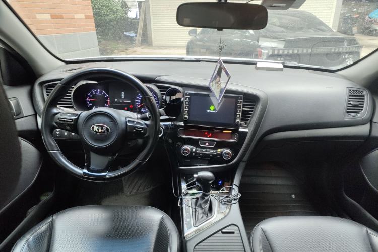 Used Kia K5 2014 2.0L Automatic LUXURY Center Console