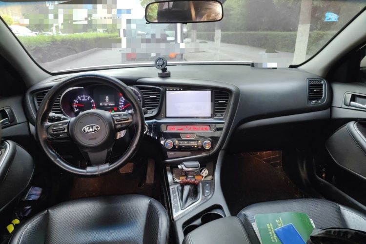Used Kia K5 2014 2.0L Automatic LUXURY Center Console