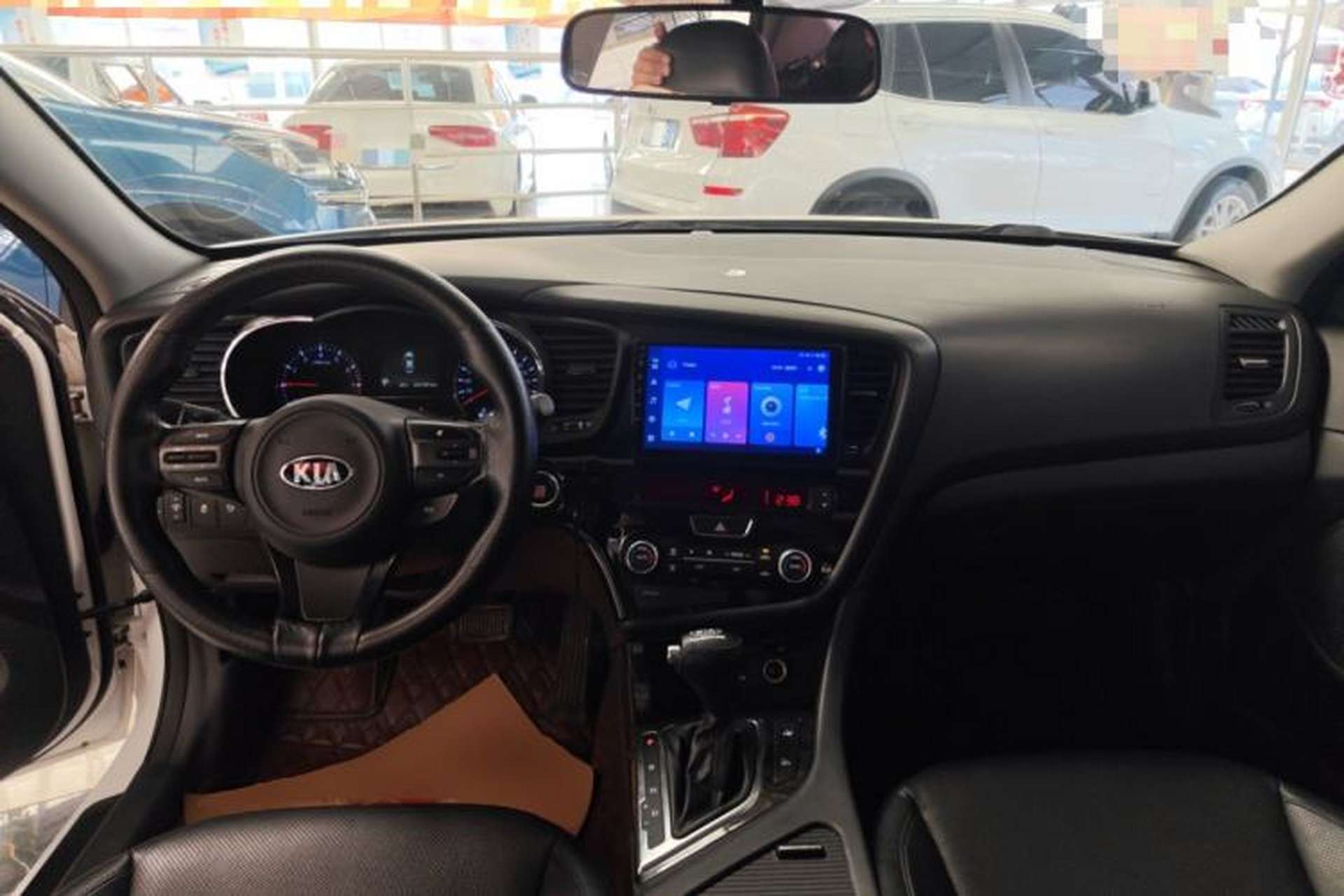 Used Kia K5 2014 2.0L Automatic LUXURY Center Console