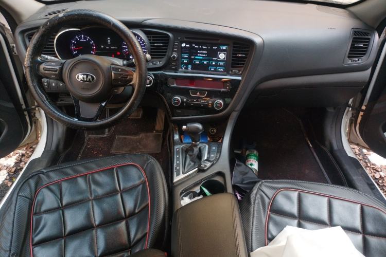 Used Kia K5 2014 2.0L Automatic LUXURY Center Console