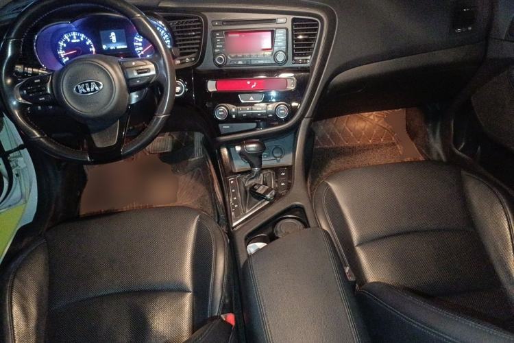 Used Kia K5 2014 2.0L Automatic LUXURY Center Console