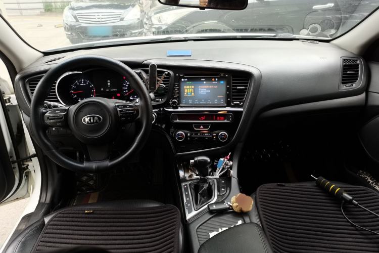 Used Kia K5 2014 2.0L Automatic LUXURY Center Console