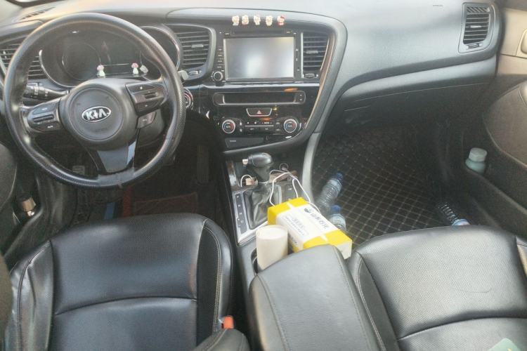 Used Kia K5 2014 2.0L Automatic LUXURY Center Console