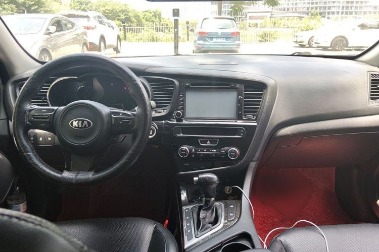Used Kia K5 2014 2.0L Automatic LUXURY Center Console