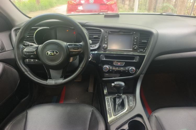 Used Kia K5 2014 2.0L Automatic LUXURY Center Console