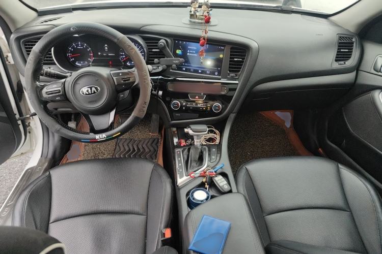 Used Kia K5 2014 2.0L Automatic LUXURY Center Console