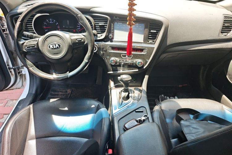 Used Kia K5 2014 2.0L Automatic LUXURY Center Console