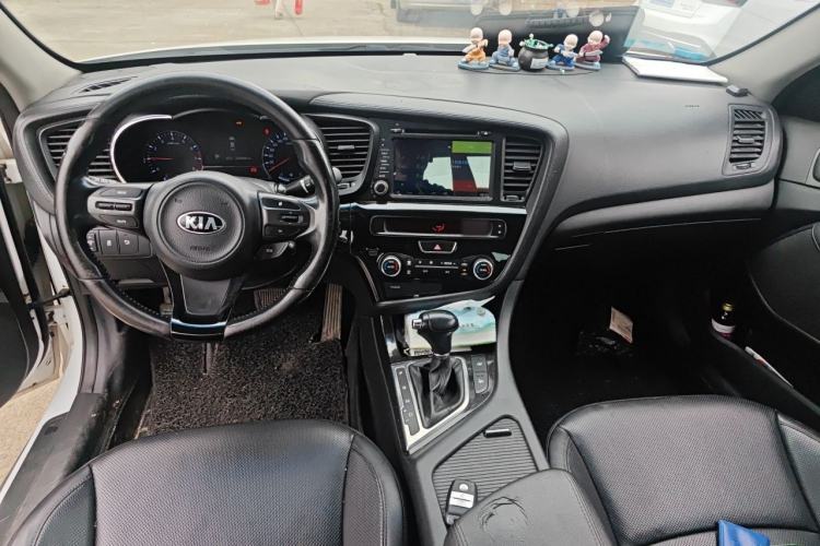 Used Kia K5 2014 2.0L Automatic LUXURY Center Console