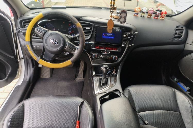Used Kia K5 2014 2.0L Automatic LUXURY Center Console