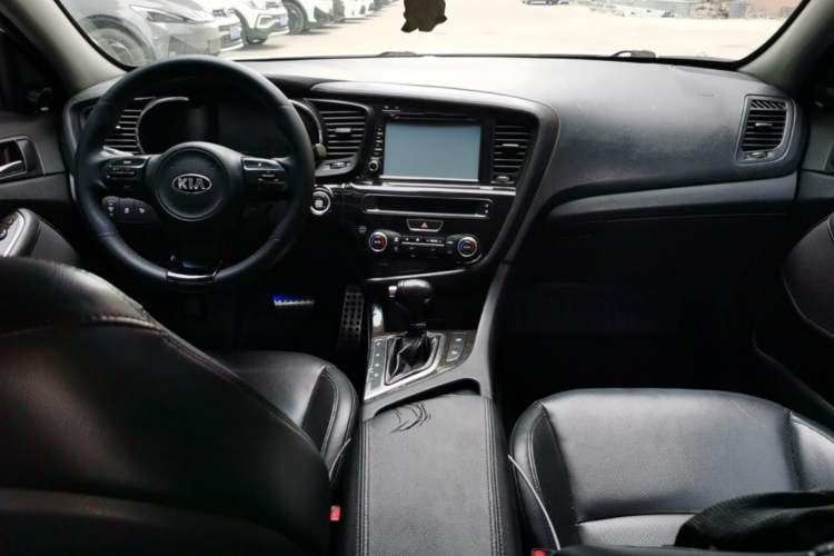 Used Kia K5 2014 2.0L Automatic LUXURY Center Console