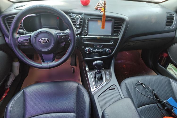Used Kia K5 2014 2.0L Automatic LUXURY Center Console