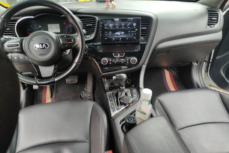 Used Kia K5 2014 2.0L Automatic LUXURY Center Console