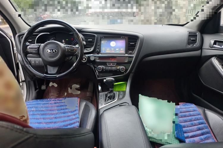 Used Kia K5 2014 2.0L Automatic LUXURY Center Console