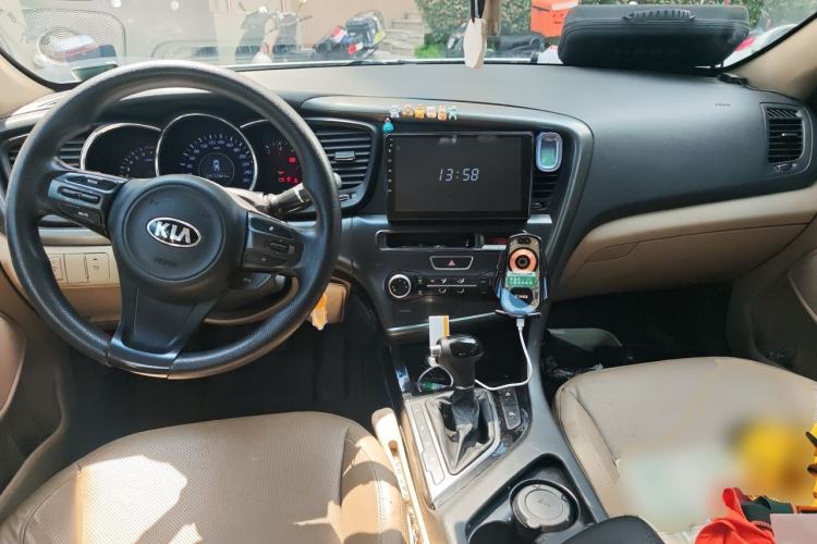 Used Kia K5 2014 2.0L Automatic GL Center Console