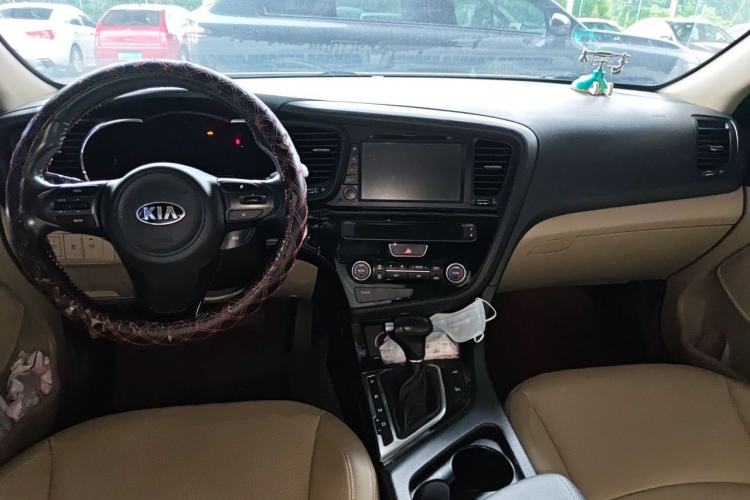 Used Kia K5 2014 2.0L Automatic LUXURY Center Console