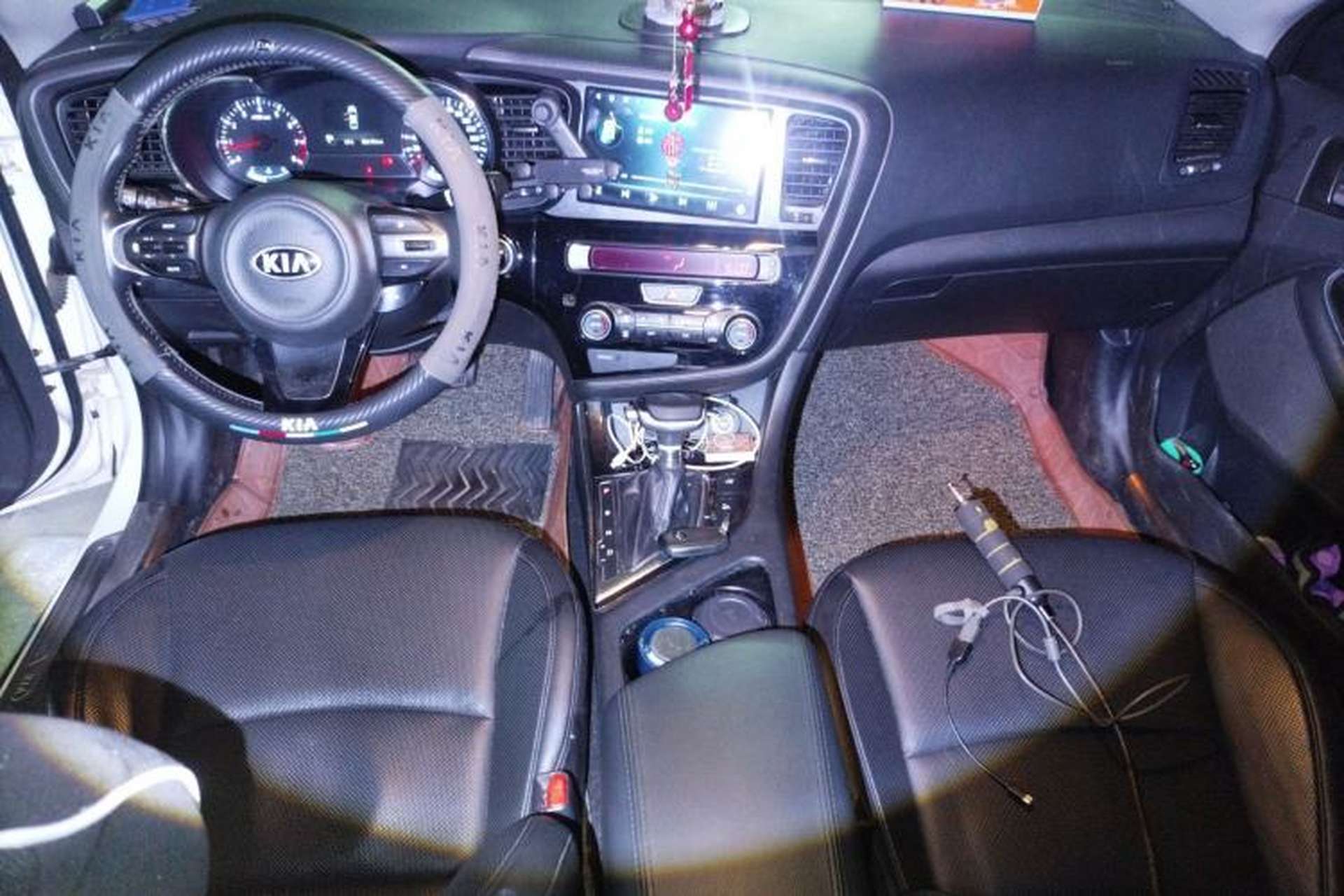 Used Kia K5 2014 2.0L Automatic LUXURY Center Console