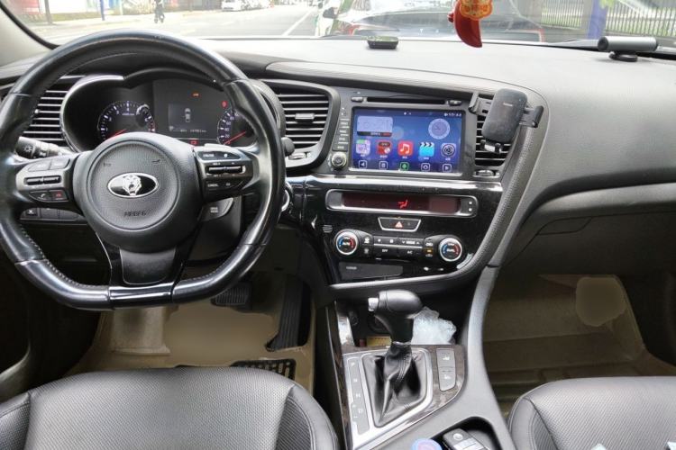 Used Kia K5 2014 2.0L Automatic LUXURY Center Console