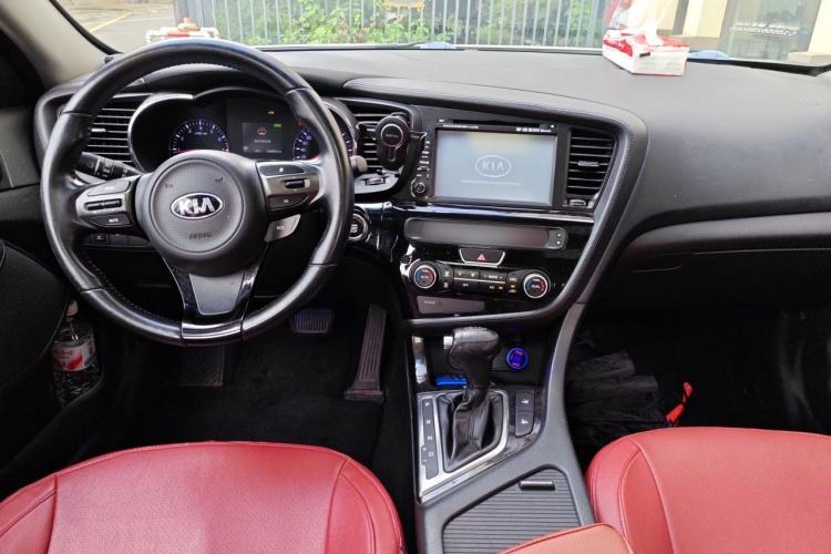 Used Kia K5 2014 2.0L Automatic LUXURY Center Console